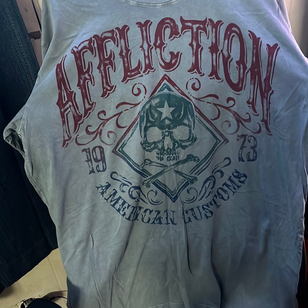 Men’s affliction shirt
